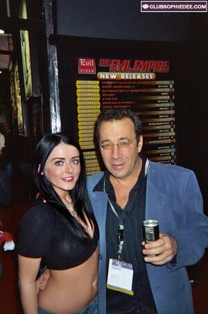 Original 679 px/ 1024 px