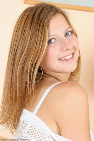 Original 682 px/ 1024 px