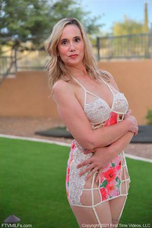 Original 852 px/ 1280 px