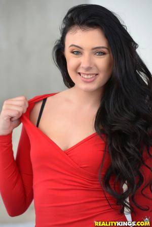 Original 2562 px/ 3840 px