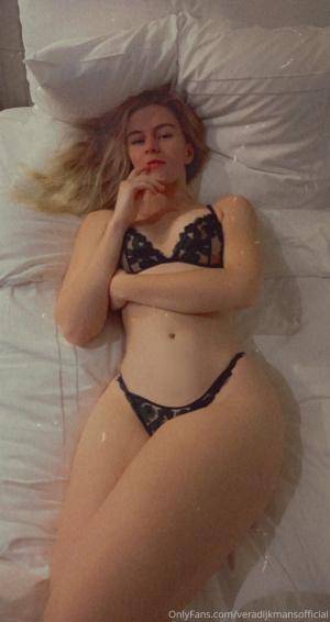 Original 678 px/ 1280 px