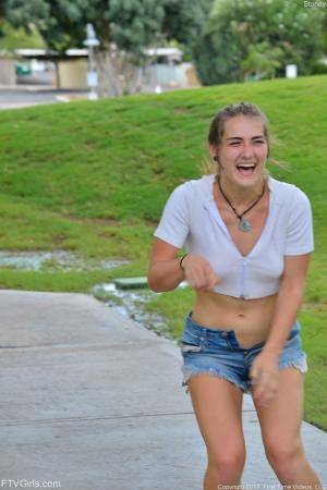 Original 852 px/ 1280 px