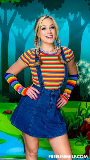 FreeUseMilf - Ryan Keely, River Lynn - A Bang Down Skeet Street