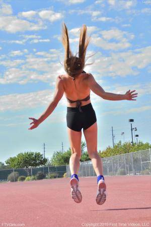 Original 852 px/ 1280 px