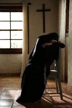 #SweetheartVideo Charlotte Stokely, Lily Adams - Sister Charlottes fate