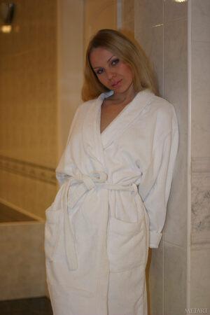 Original 2048 px/ 3072 px