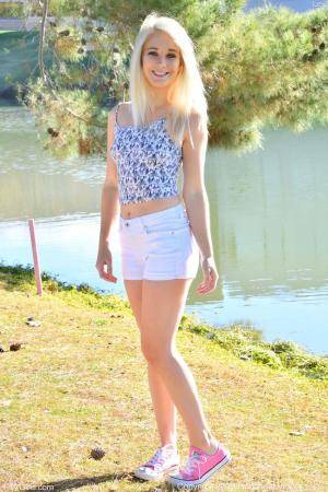 Original 852 px/ 1280 px