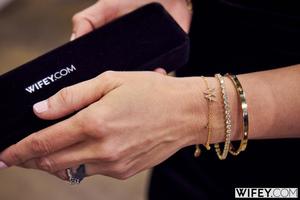 Original 2999 px/ 2000 px