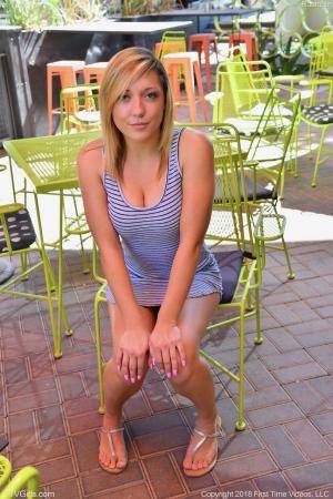 Original 852 px/ 1280 px