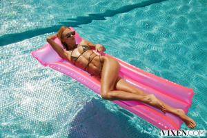 Original 2999 px/ 2000 px