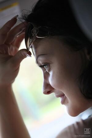 Original 853 px/ 1280 px