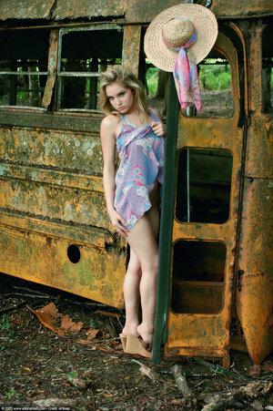 Original 1021 px/ 1536 px