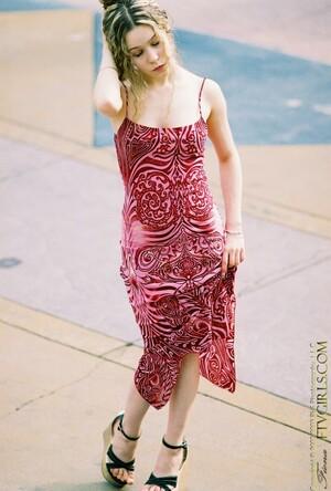 Original 736 px/ 1090 px