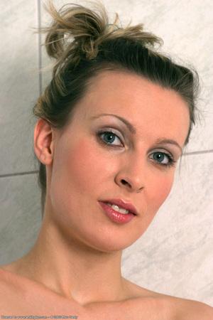 Original 682 px/ 1024 px