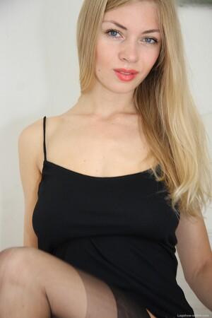 Original 1067 px/ 1600 px