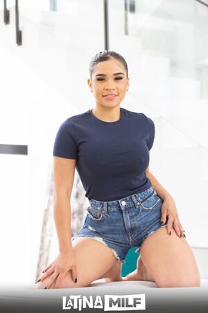 Original 2560 px/ 3840 px