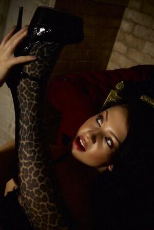 Original 685 px/ 1024 px