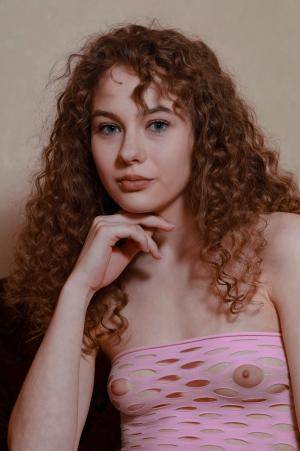 Original 930 px/ 1400 px