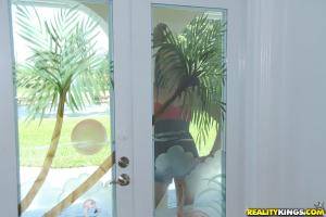 Original 900 px/ 602 px