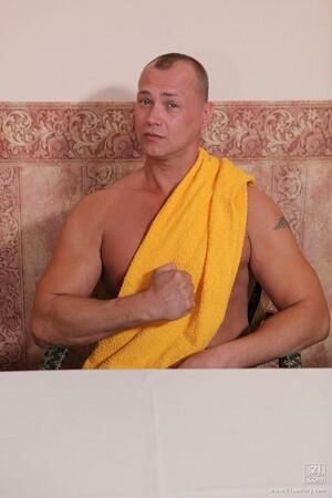 Original 853 px/ 1280 px