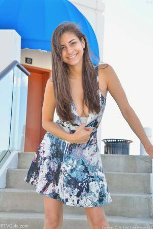 Original 852 px/ 1280 px