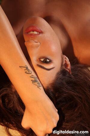 #DigitalDesire Isis Taylor