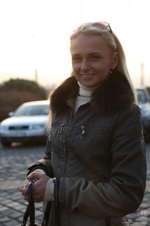 Original 853 px/ 1280 px