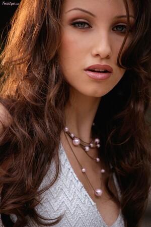 Original 853 px/ 1280 px