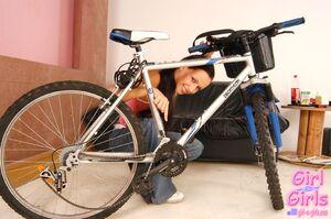 Original 1053 px/ 699 px