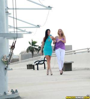 Original 817 px/ 900 px