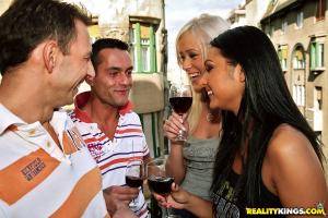 Original 900 px/ 600 px