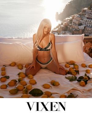 Original 2000 px/ 2501 px