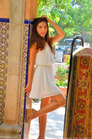 Original 852 px/ 1280 px