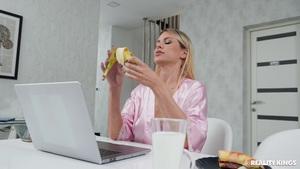 #RealityKings - Zlata Shine - Finding A MILFs Nudes