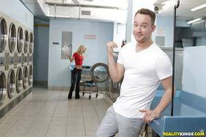 Original 3840 px/ 2560 px