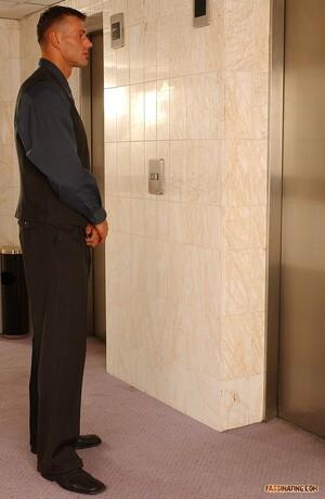 Original 834 px/ 1280 px