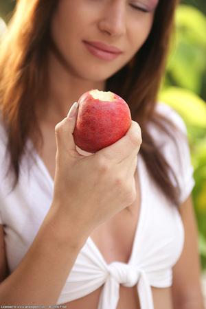 Original 682 px/ 1024 px