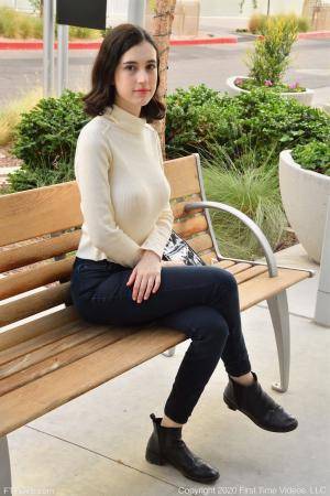 Original 852 px/ 1280 px