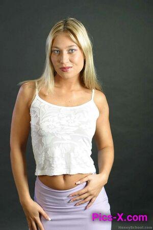 #HoneySchool Lucie Haluzikova Toys