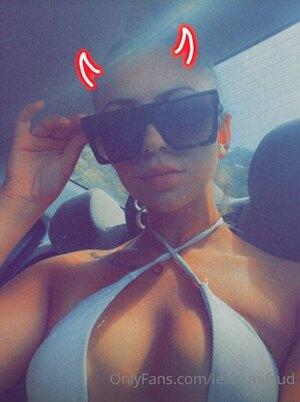 Original 626 px/ 838 px