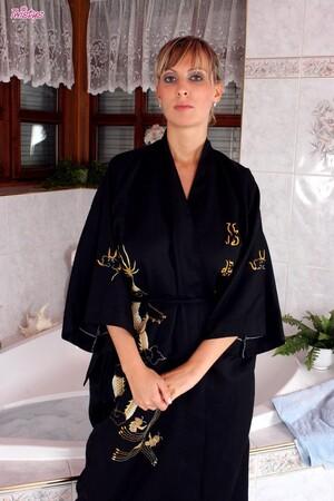 Original 682 px/ 1024 px