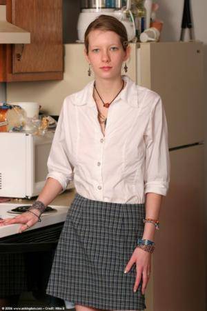 Original 681 px/ 1024 px