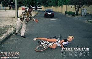 Original 1305 px/ 850 px