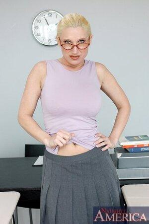 Original 399 px/ 600 px