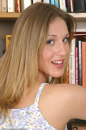 Original 683 px/ 1024 px