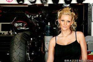 Original 900 px/ 599 px