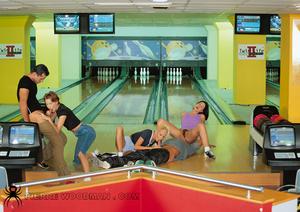 Original 842 px/ 595 px