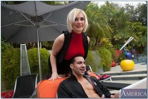 Original 850 px/ 571 px