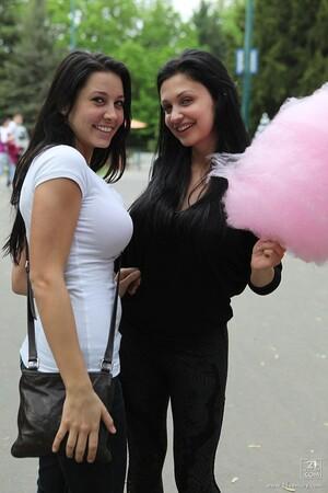 Original 853 px/ 1280 px