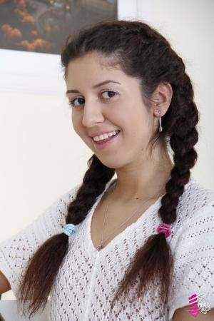 Original 853 px/ 1280 px